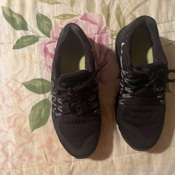 Nike sneakers size 4.5 - Picture 5 of 6